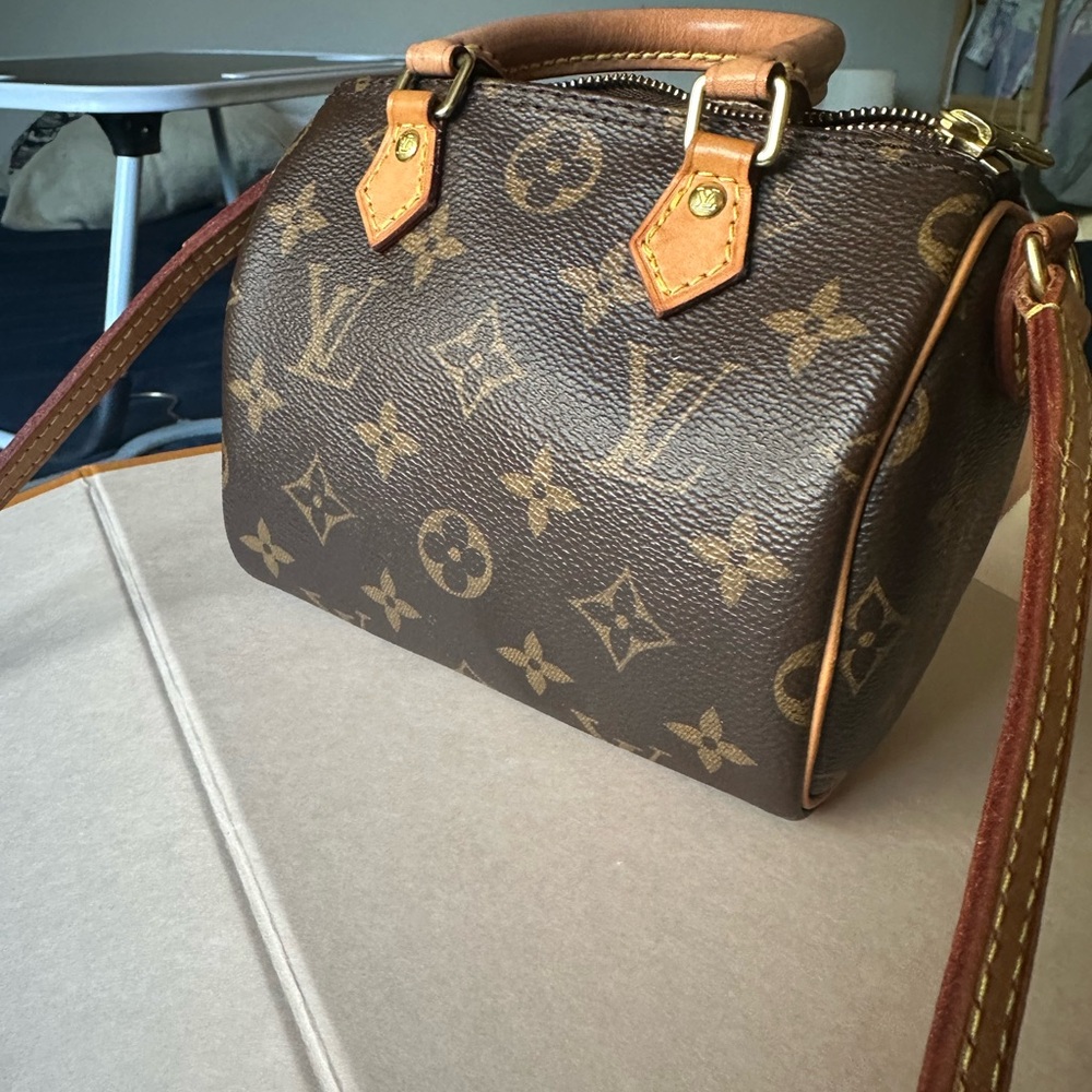 Louis Vuitton nano speedy (DISCONTINUED) - Picture 4 of 14